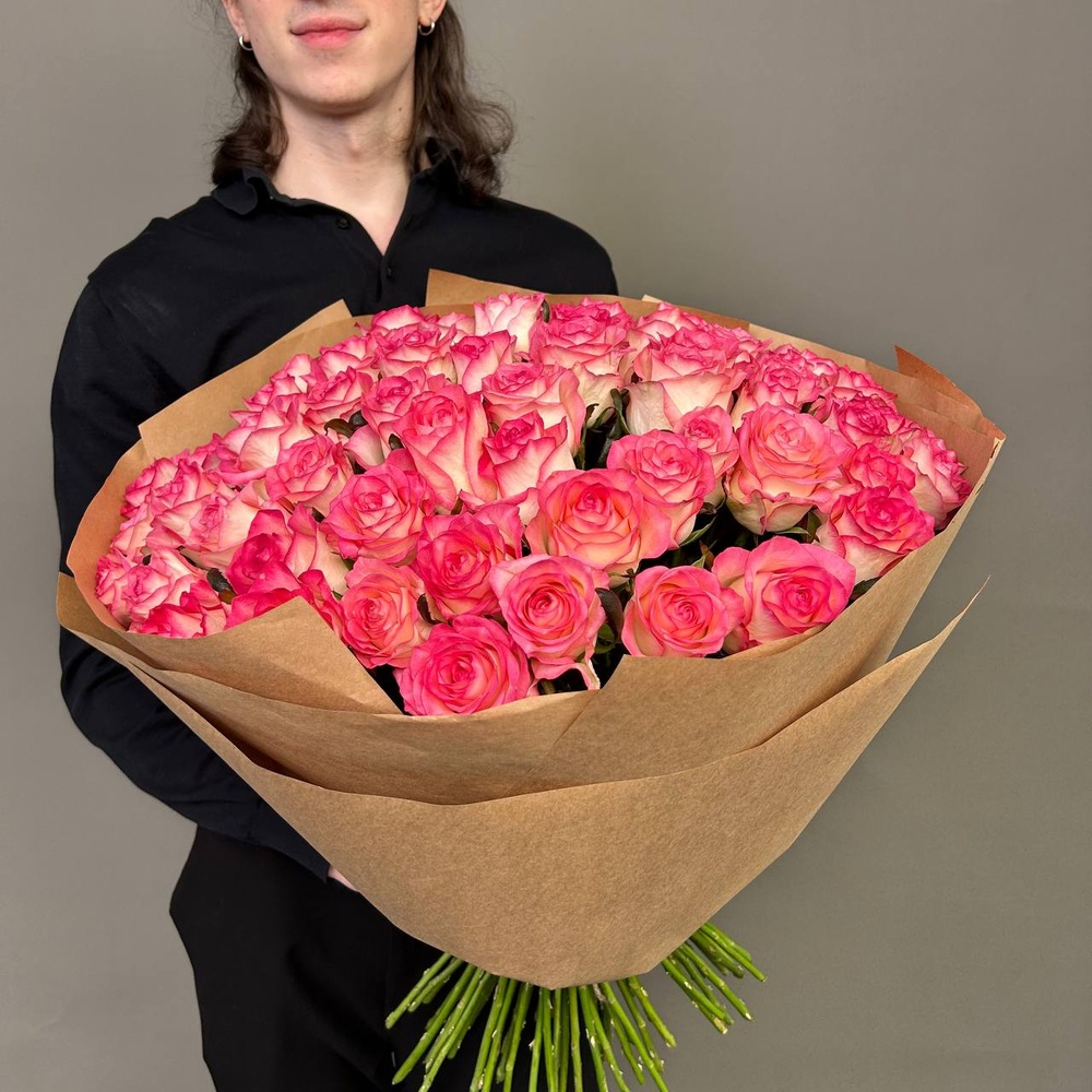 71 розовая роза в крафте