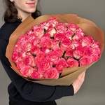 51 розовая роза в крафте с доставкой по Санкт-Петербургу - Фотография 2