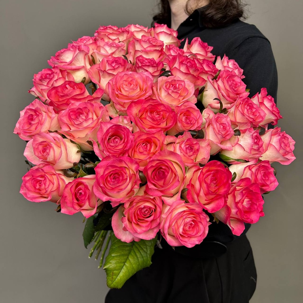 Свежие 41 розовая роза под ленту с доставкой по Санкт-Петербургу Свежие 41 розовая роза под ленту с доставкой по Санкт-Петербургу