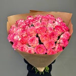 Свежие 41 розовая роза в крафте с доставкой по Санкт-Петербургу - Фотография 1