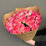 Свежие 41 розовая роза в крафте с доставкой по Санкт-Петербургу - Фотография 2