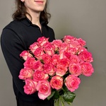 Свежие 31 розовая роза под ленту с доставкой по Санкт-Петербургу - Фотография 1