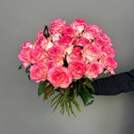 Свежих 25 розовых роз под ленту с доставкой по Санкт-Петербургу - Фотография 7