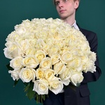 Свежих 101 белых роз под ленту - Фотография 1