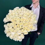 Свежих 101 белых роз под ленту - Фотография 7