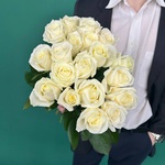 Свежих 19 белых роз под ленту - Фотография 1