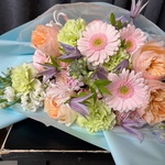 Букет цвета твоей души. Размер M с аквабоксом и коробкой-переноской - Фотография 6