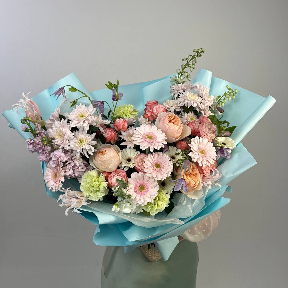Букет цвета твоей души. Размер L с аквабоксом и коробкой-переноской
