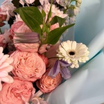 Букет цвета твоей души. Размер L с аквабоксом и коробкой-переноской - Фотография 9