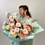 Букет цвета твоей души. Размер L с аквабоксом и коробкой-переноской - Фотография 2