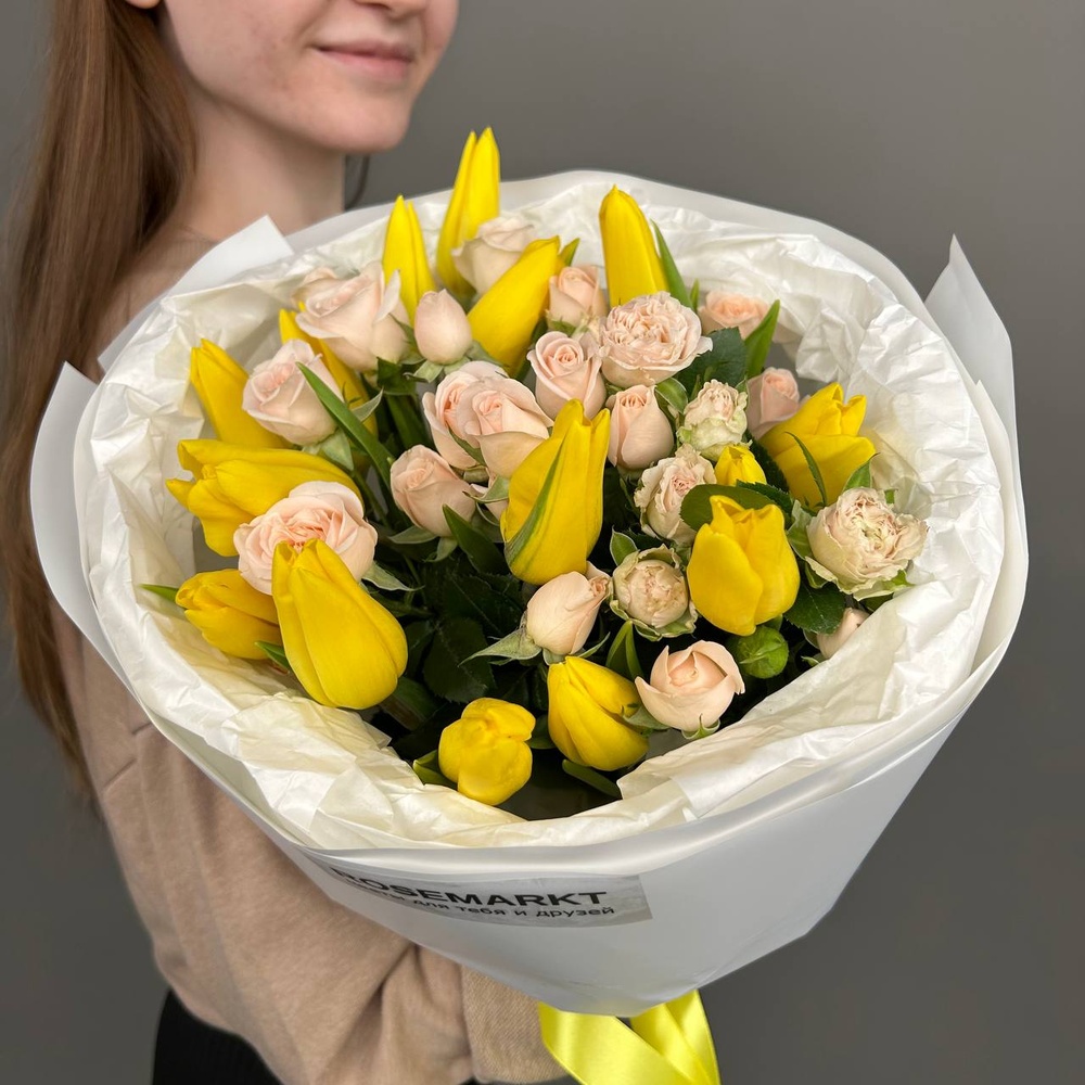 Хочу букет! Микс из желтых тюльпанов и кустовой розы