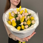 Хочу букет! Микс из желтых тюльпанов и кустовой розы - Фотография 9