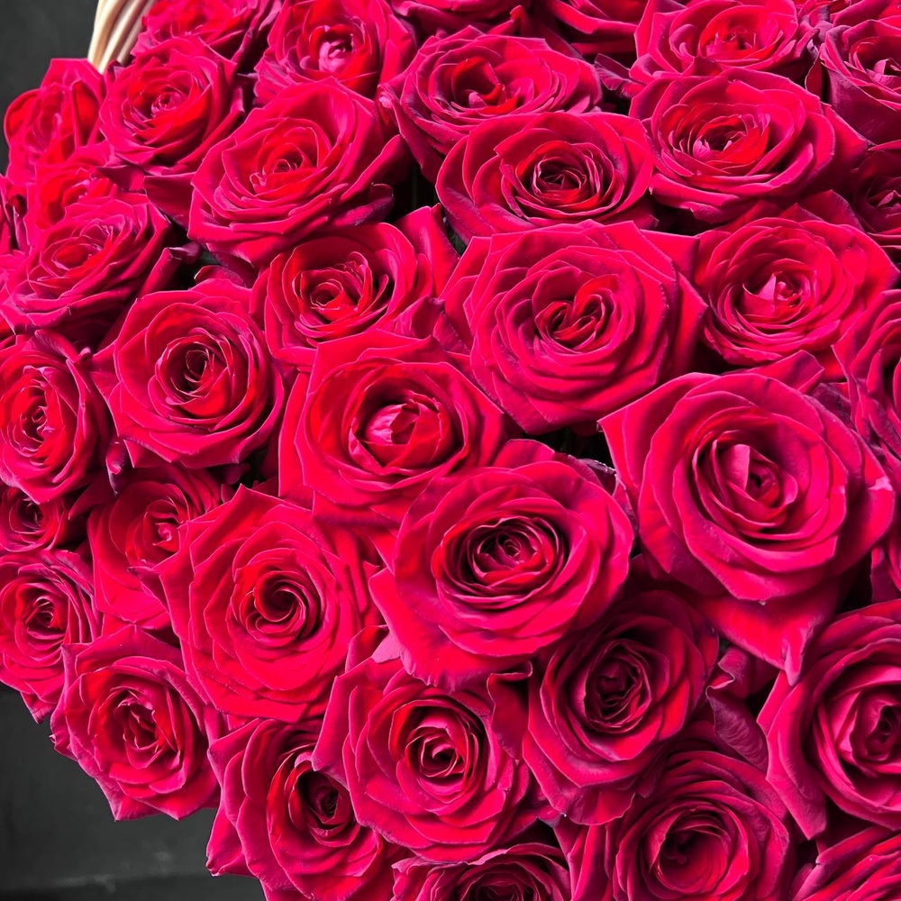 161 красная роза в корзине