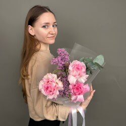 Букет «Запах весны: ароматная сирень с французской розой» Букет «Запах весны: ароматная сирень с французской розой»