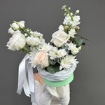 Морская любовь: вайт охара, маттиола и белый лизиантус - Фотография 1