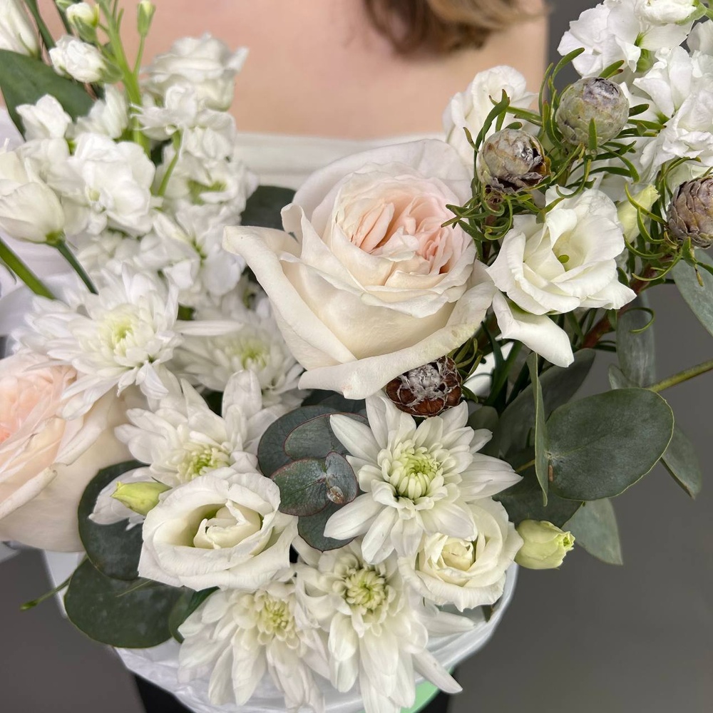 Морская любовь: вайт охара, маттиола и белый лизиантус