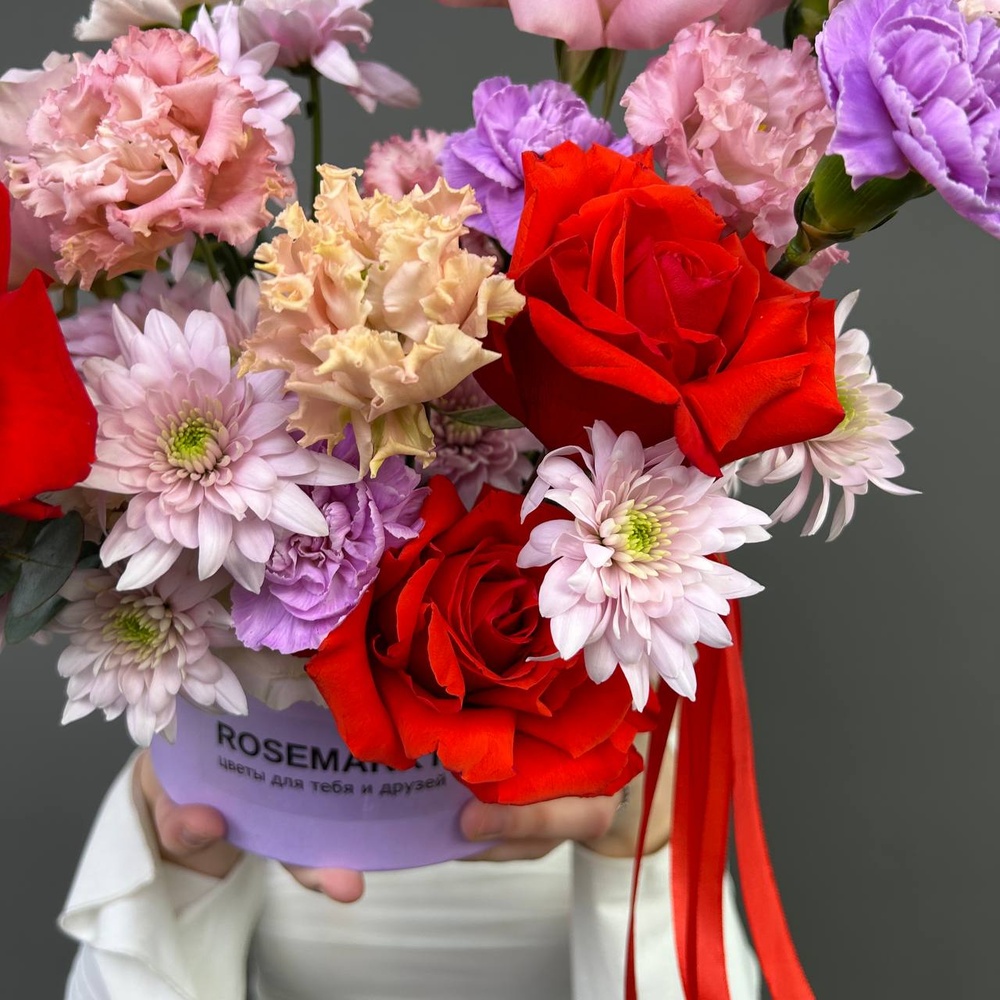 Амурные дела: цветы в шляпной коробке