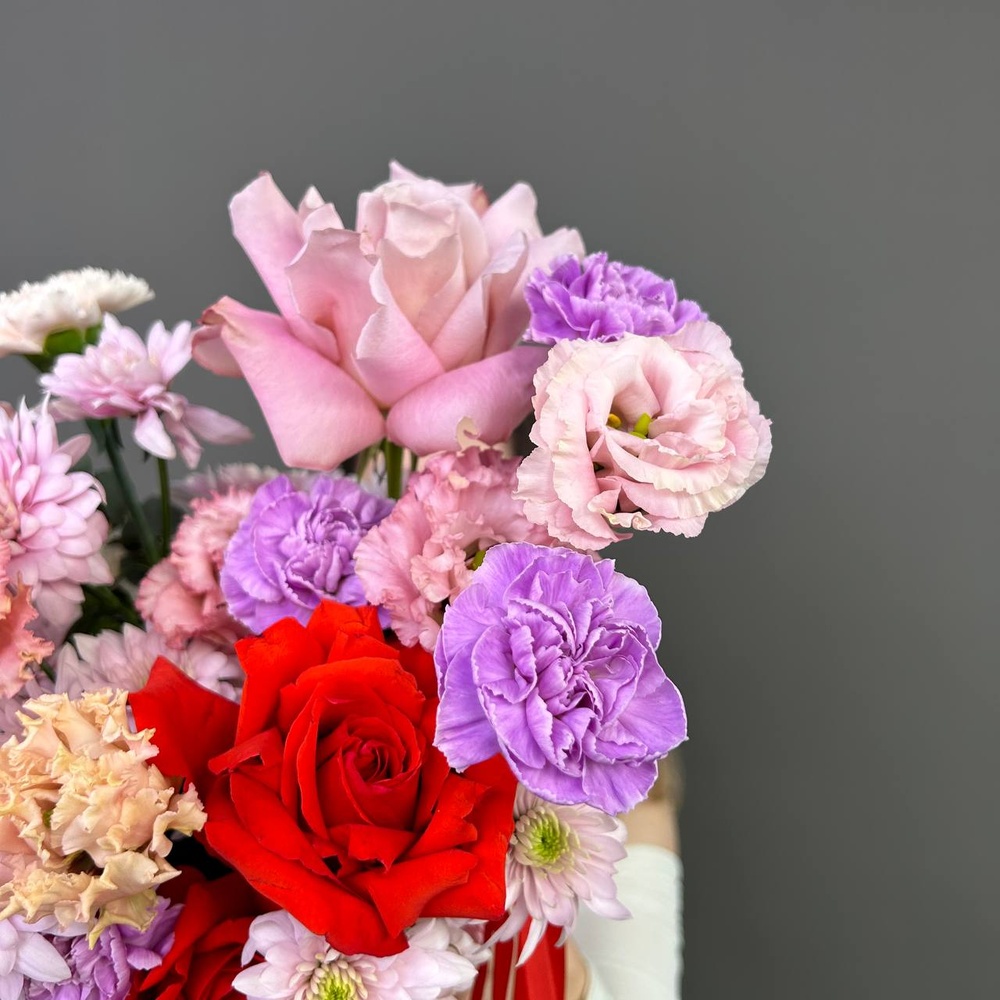 Амурные дела: цветы в шляпной коробке