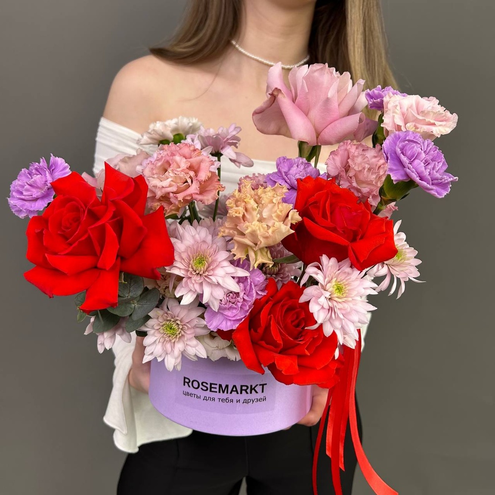 Амурные дела: цветы в шляпной коробке