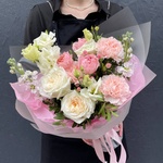 Пион-букет: нежный букет цветов за 6990 с аквабоксом и коробкой-переноской - Фотография 1