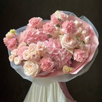 Авторский букет в стильной упаковке с доставкой в Санкт-Петербурге. - Фотография 1