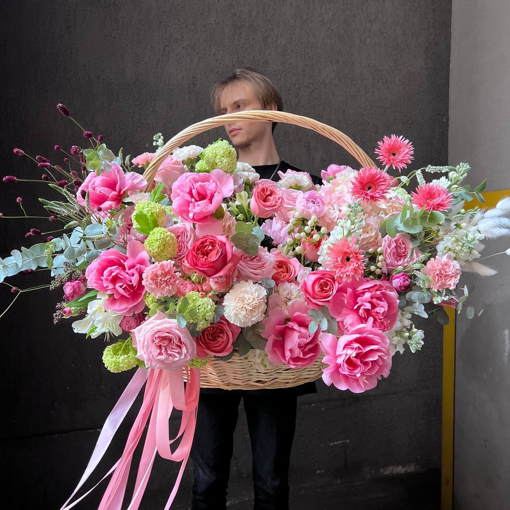 Самая красивая корзина с цветами