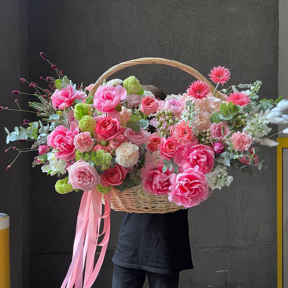 Большая корзина с пионами и пионовидными розами, орхидеями, гортензиями и каллами в Санкт-Петербурге Большая корзина с пионами и пионовидными розами, орхидеями, гортензиями и каллами в Санкт-Петербурге