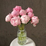 Свежих 9 розовых пионов в крафте - Фотография 4