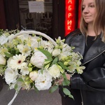 «Дуняша»: пионы, фрезия, герберы, альстромерия, розы, гвоздики, лизиантус - Фотография 5