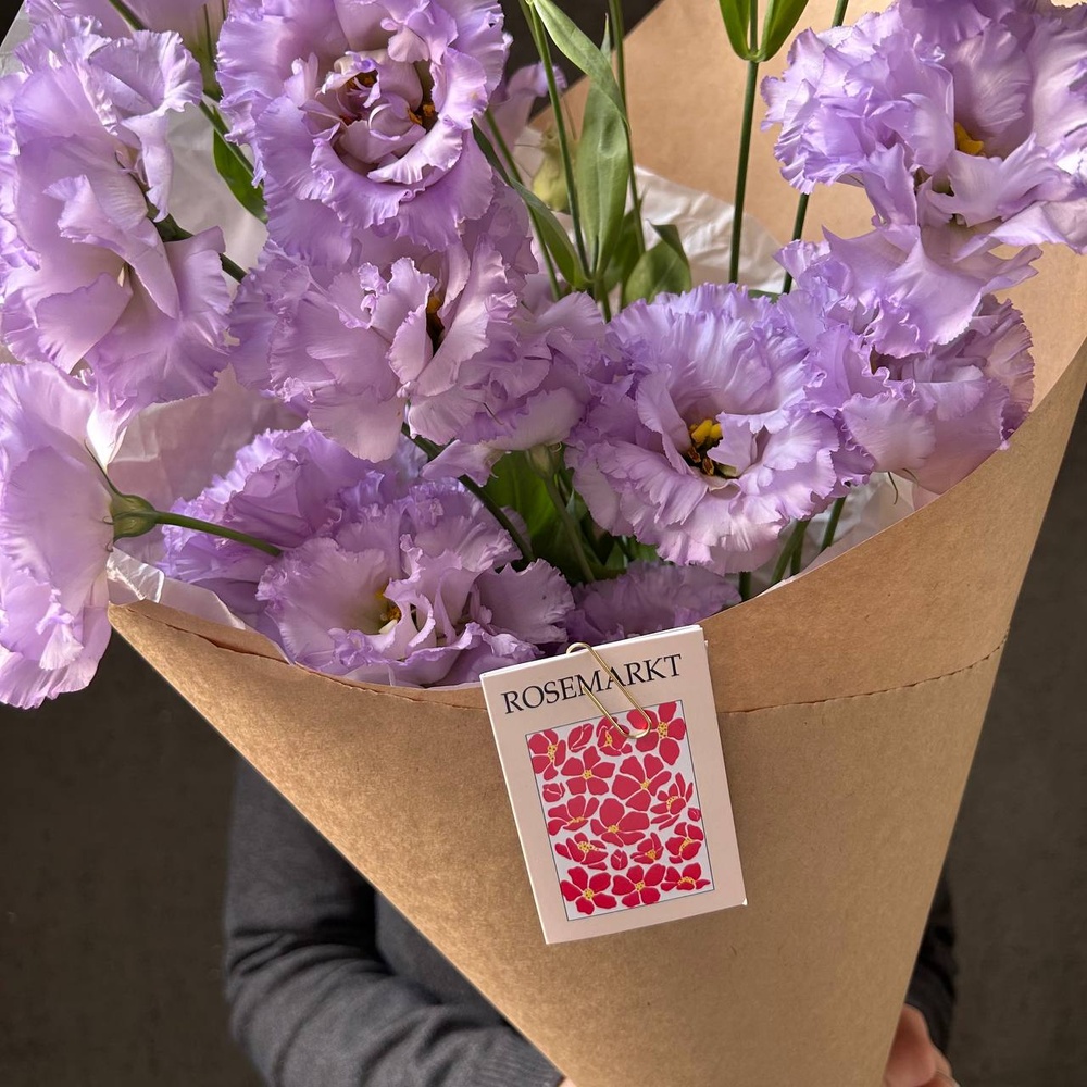 Сиреневый лизиантус в крафте