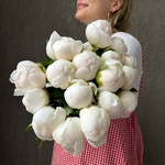 Свежих 17 белых пионов под ленту  - Фотография 2