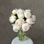 Свежих 11 белых пионов под ленту  - Фотография 4