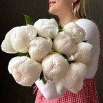 Свежих 9 белых пионов под ленту  - Фотография 2