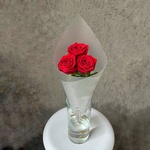 Нескучная классика: 3 красные розы в матовой пленке - Фотография 8
