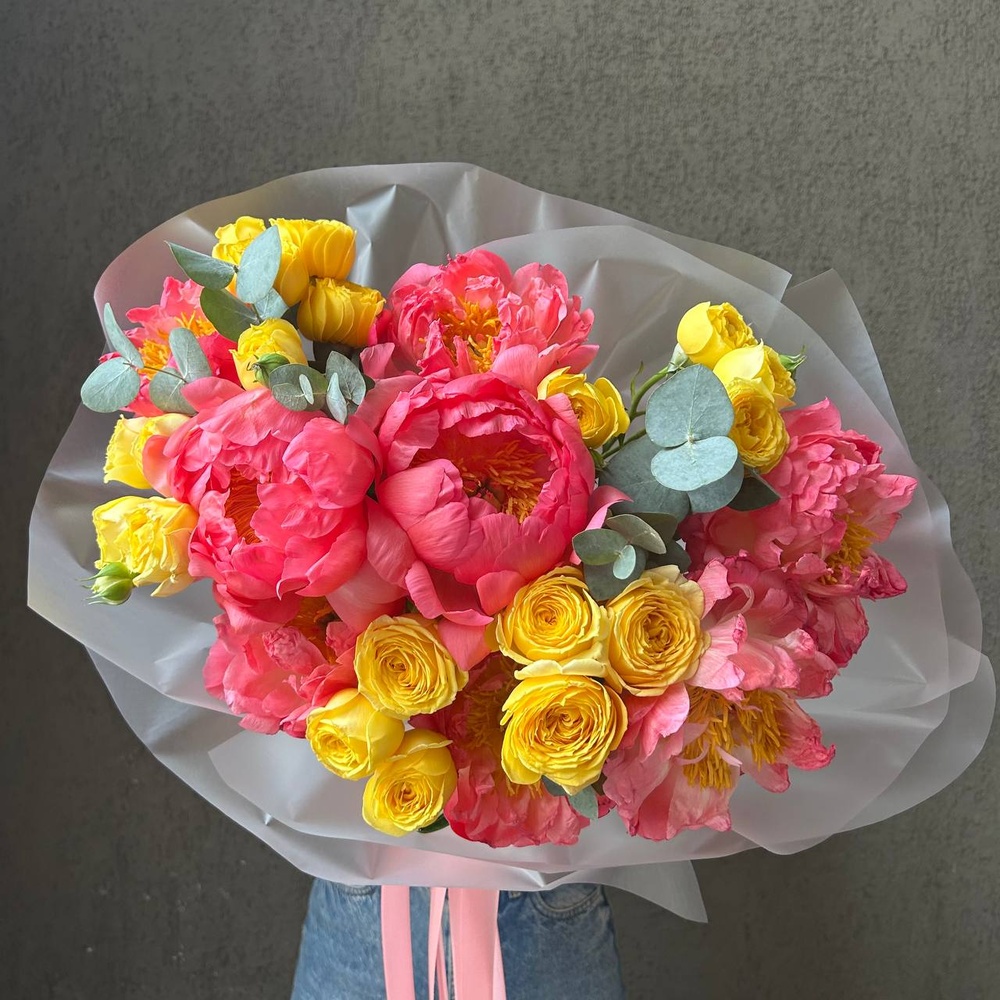 Корал-Спрингс: коралловые пионы и кустовая роза