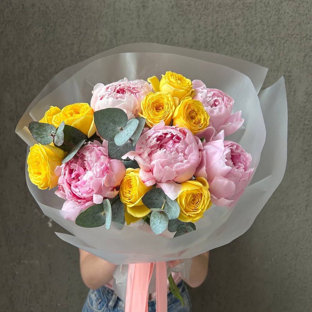 Пинк-Спрингс: розовые пионы и кустовая роза, размер S