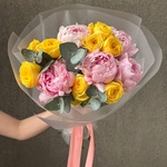 Пинк-Спрингс: розовые пионы и кустовая роза, размер S - Фотография 9