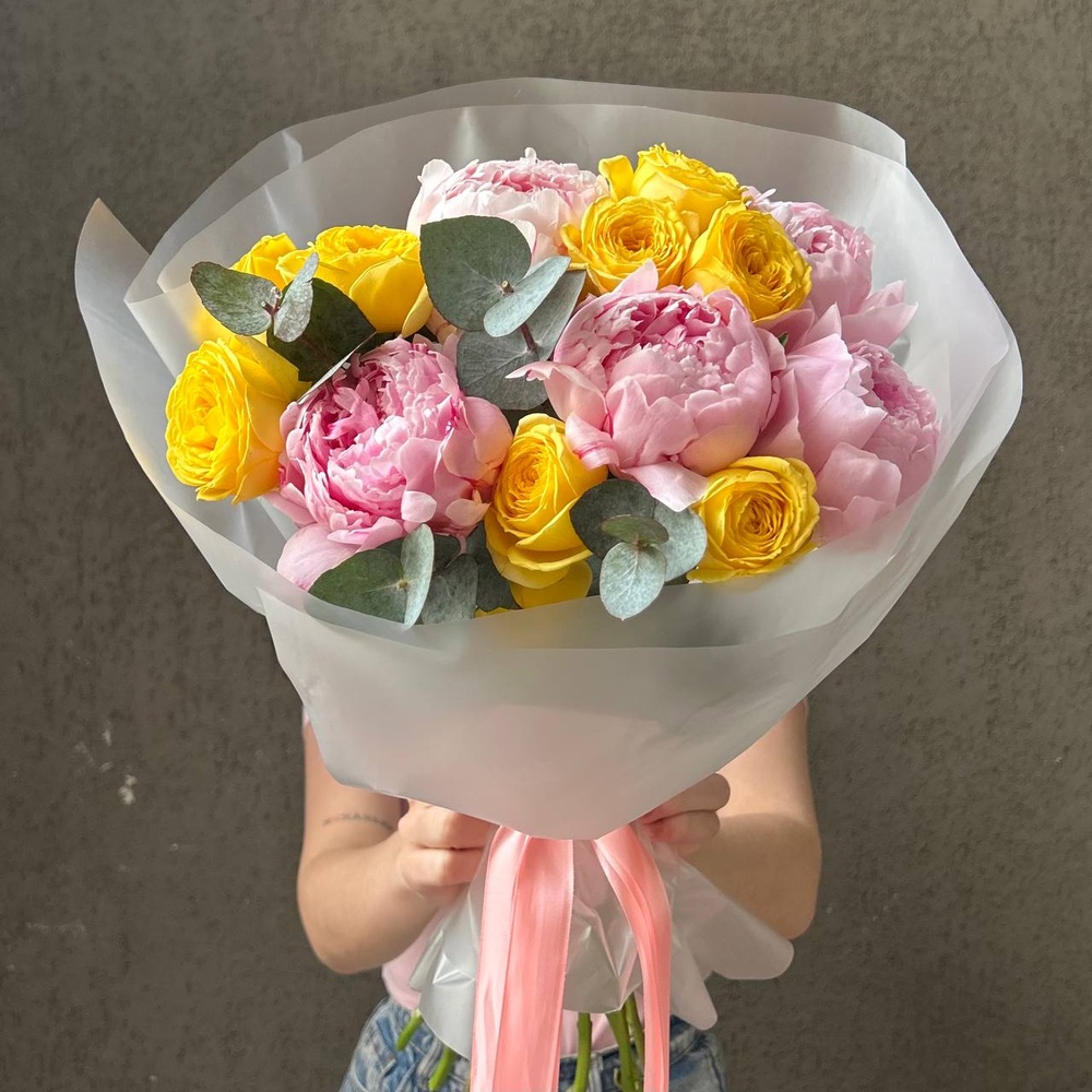 Пинк-Спрингс: розовые пионы и кустовая роза, размер S