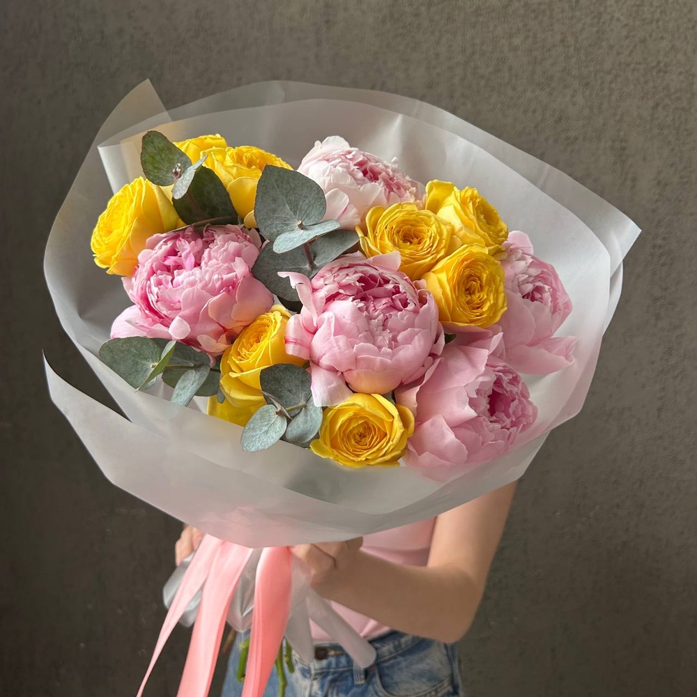 Пинк-Спрингс: розовые пионы и кустовая роза, размер S