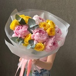 Пинк-Спрингс: розовые пионы и кустовая роза, размер S - Фотография 1