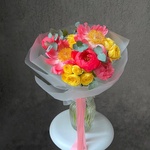 Корал-Спрингс: коралловые пионы и желтая кустовая роза, размер S - Фотография 8