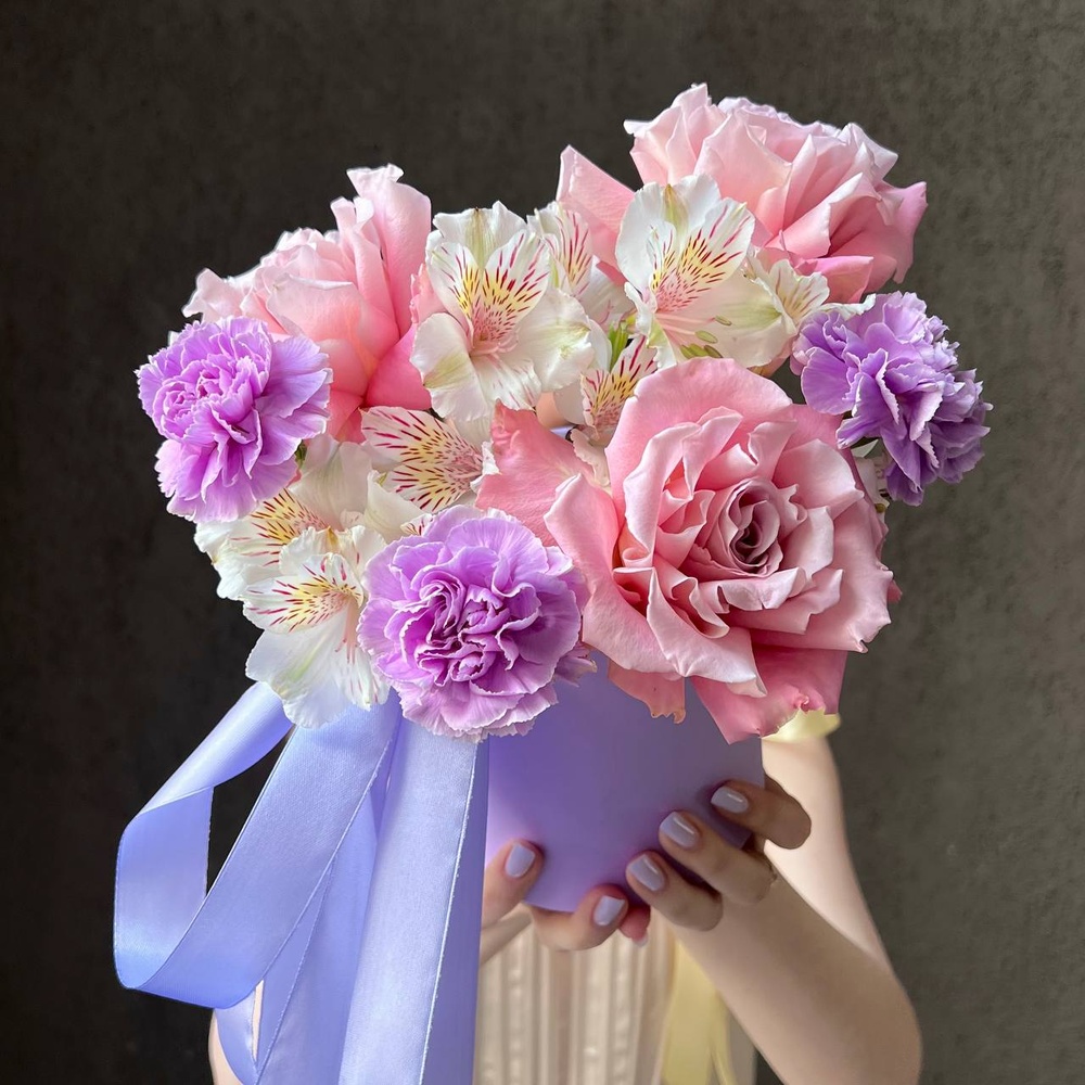 Малышка Лил: цветы в коробке + КОНФЕТЫ В ПОДАРОК