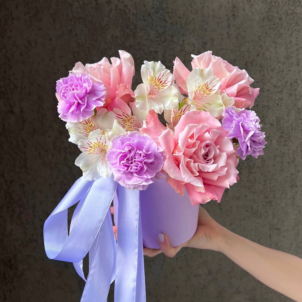 Малышка Лил: цветы в коробке + КОНФЕТЫ В ПОДАРОК