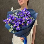 Конечно, Вася! Букет ирисов в упаковке - Фотография 2