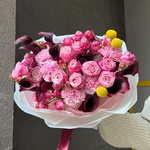 Гранатовое вино: чёрные каллы с кустовыми розами букет с бесплатной доставкой в Санкт- Петербурге - Фотография 6