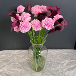 Дуобукет: чёрные каллы и розовые диантусы с доставкой в Санкт-Петербурге - Фотография 7