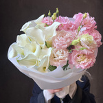 Дуобукет: белые каллы и розовый лизиантус с доставкой в Санкт-Петербурге - Фотография 5