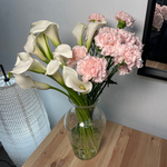 Дуобукет: белые каллы и кремовые диантусы с доставкой в Санкт-Петербурге - Фотография 6