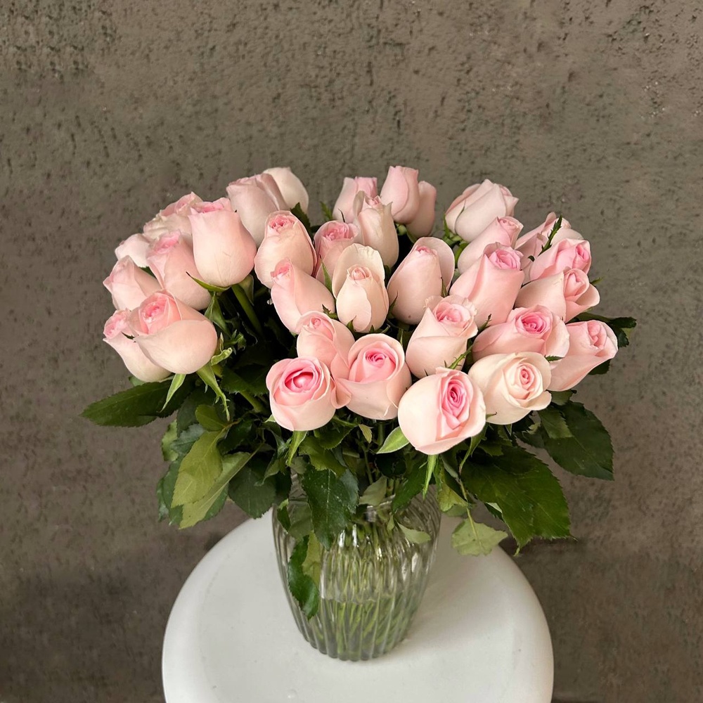 Фламенко: букет из кенийской розы 40 см, 25 цветков