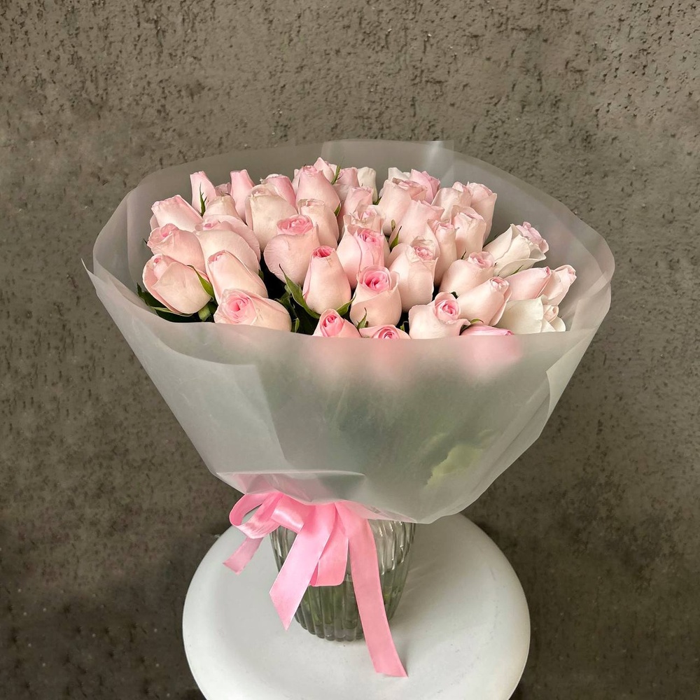 Фламенко: букет из кенийской розы 40 см, 51 цветок